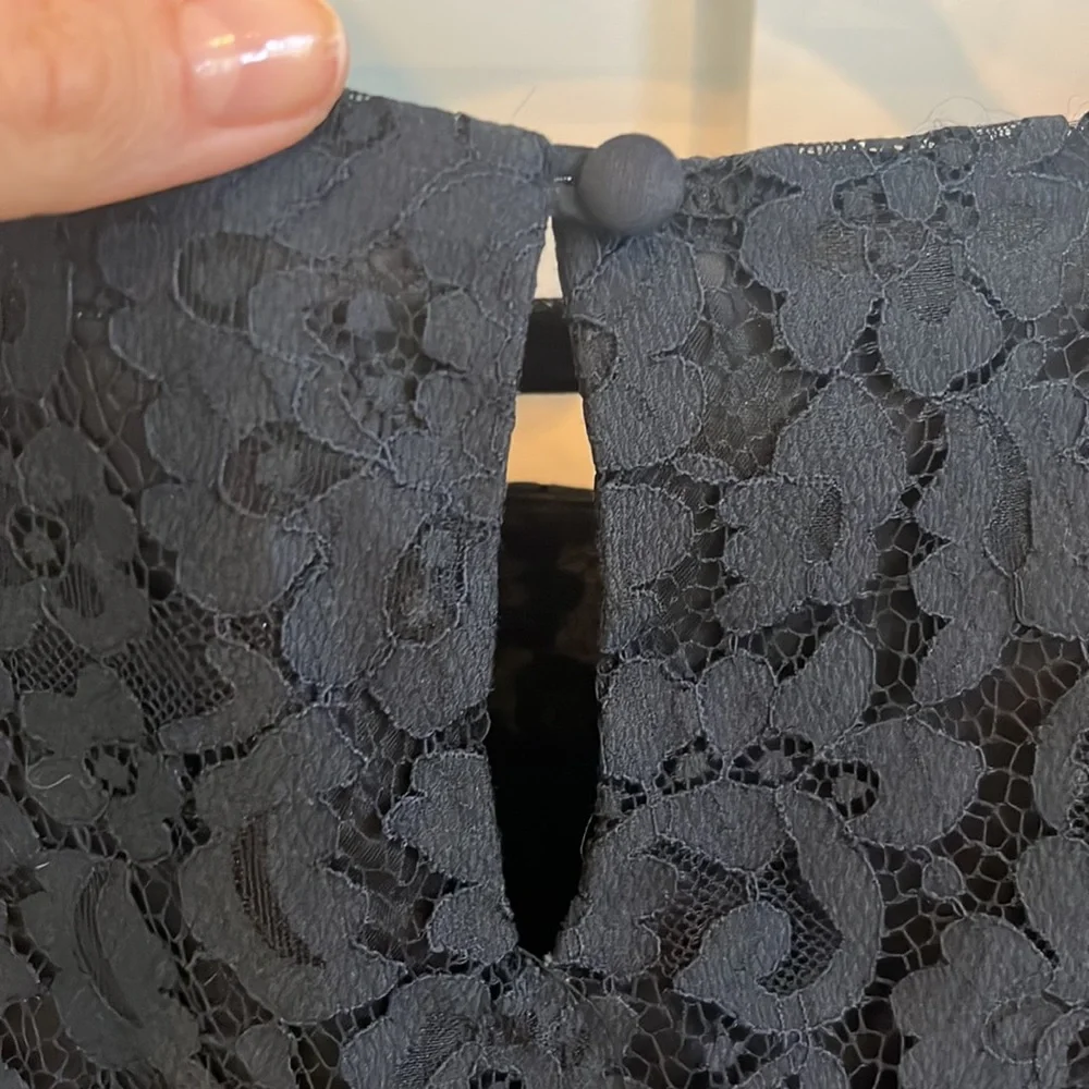 Lace short sleeve short sleeve side zip keyhole shirt - Picture 4 of 5